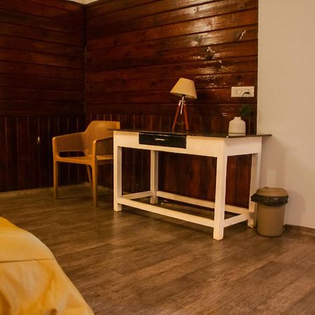 Hotel Cuba Patnem à Patnem Beach Extérieur photo