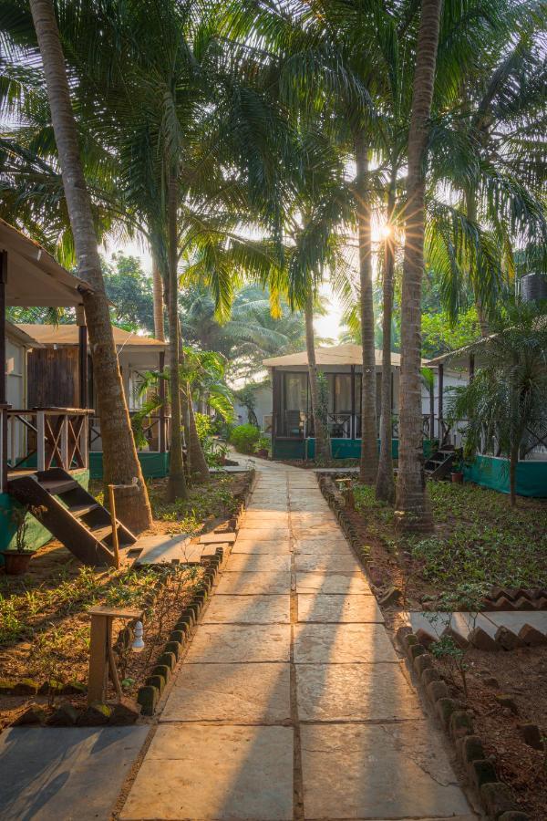 Hotel Cuba Patnem à Patnem Beach Extérieur photo