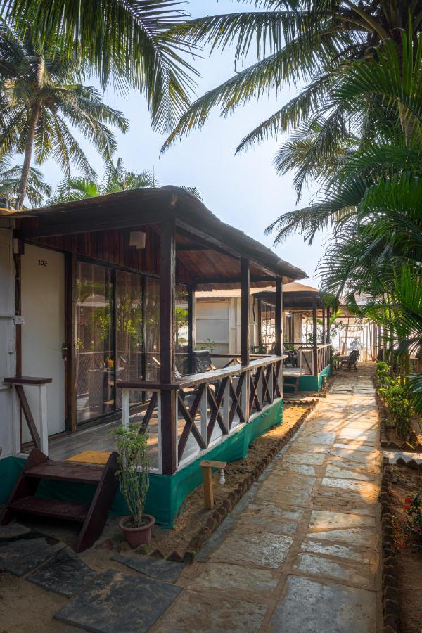 Hotel Cuba Patnem à Patnem Beach Extérieur photo