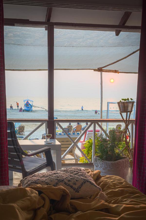 Hotel Cuba Patnem à Patnem Beach Extérieur photo