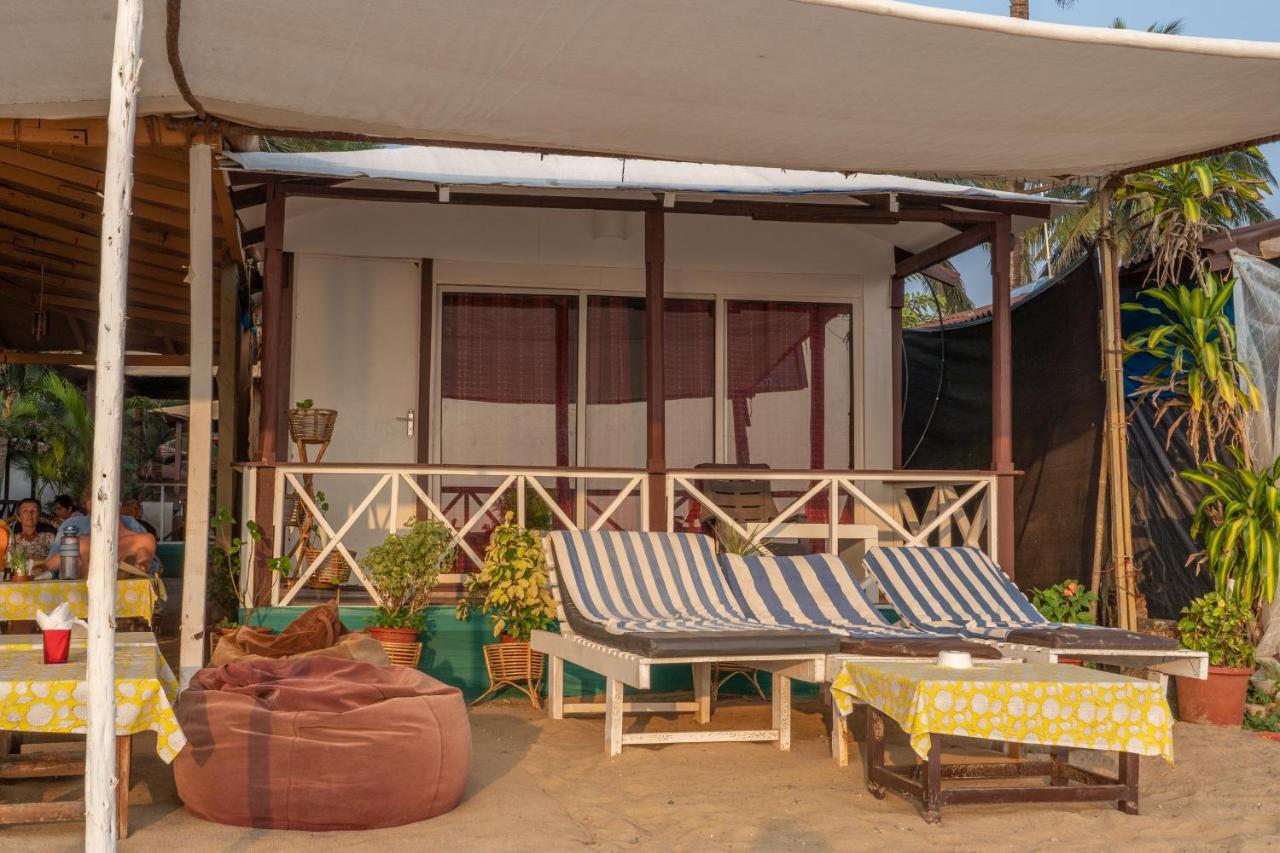 Hotel Cuba Patnem à Patnem Beach Extérieur photo