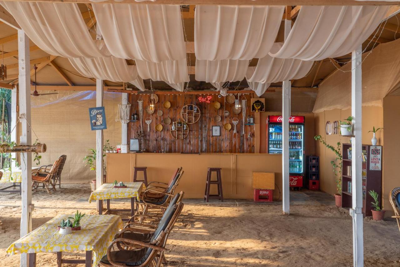 Hotel Cuba Patnem à Patnem Beach Extérieur photo