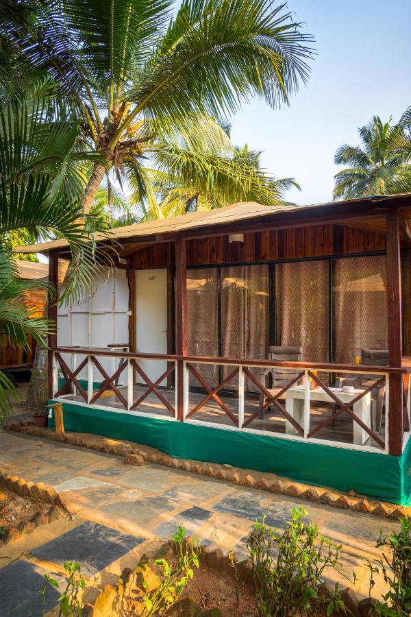 Hotel Cuba Patnem à Patnem Beach Extérieur photo