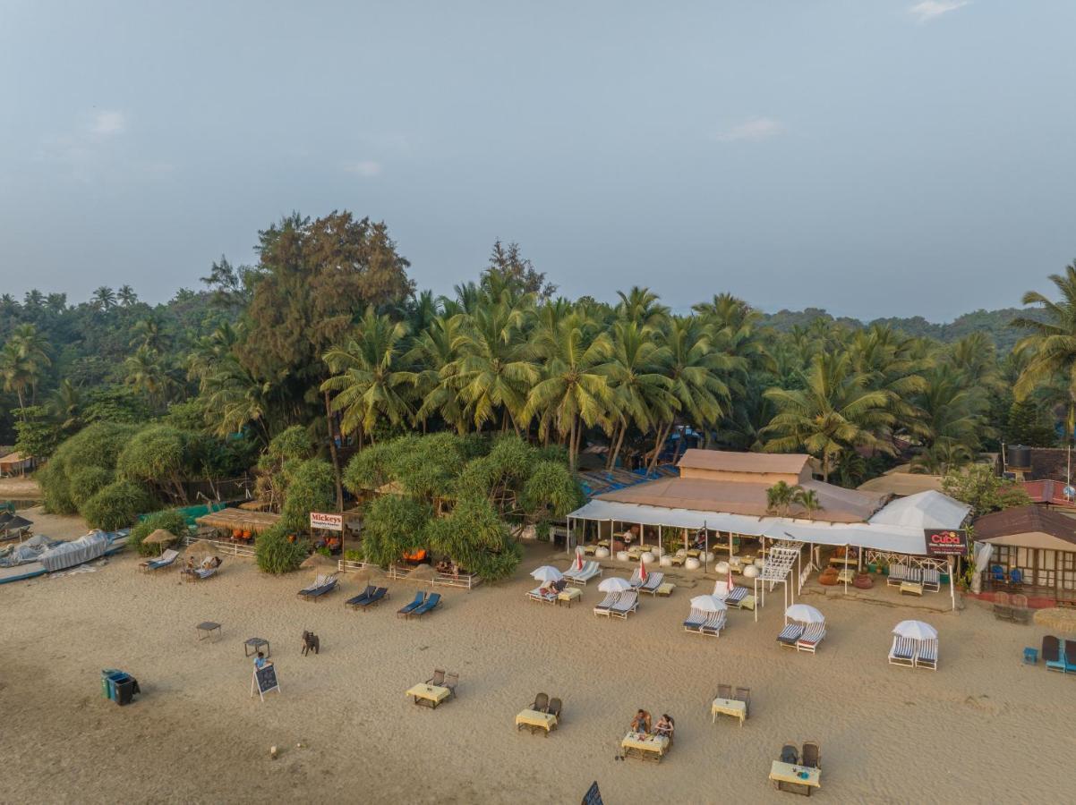 Hotel Cuba Patnem à Patnem Beach Extérieur photo