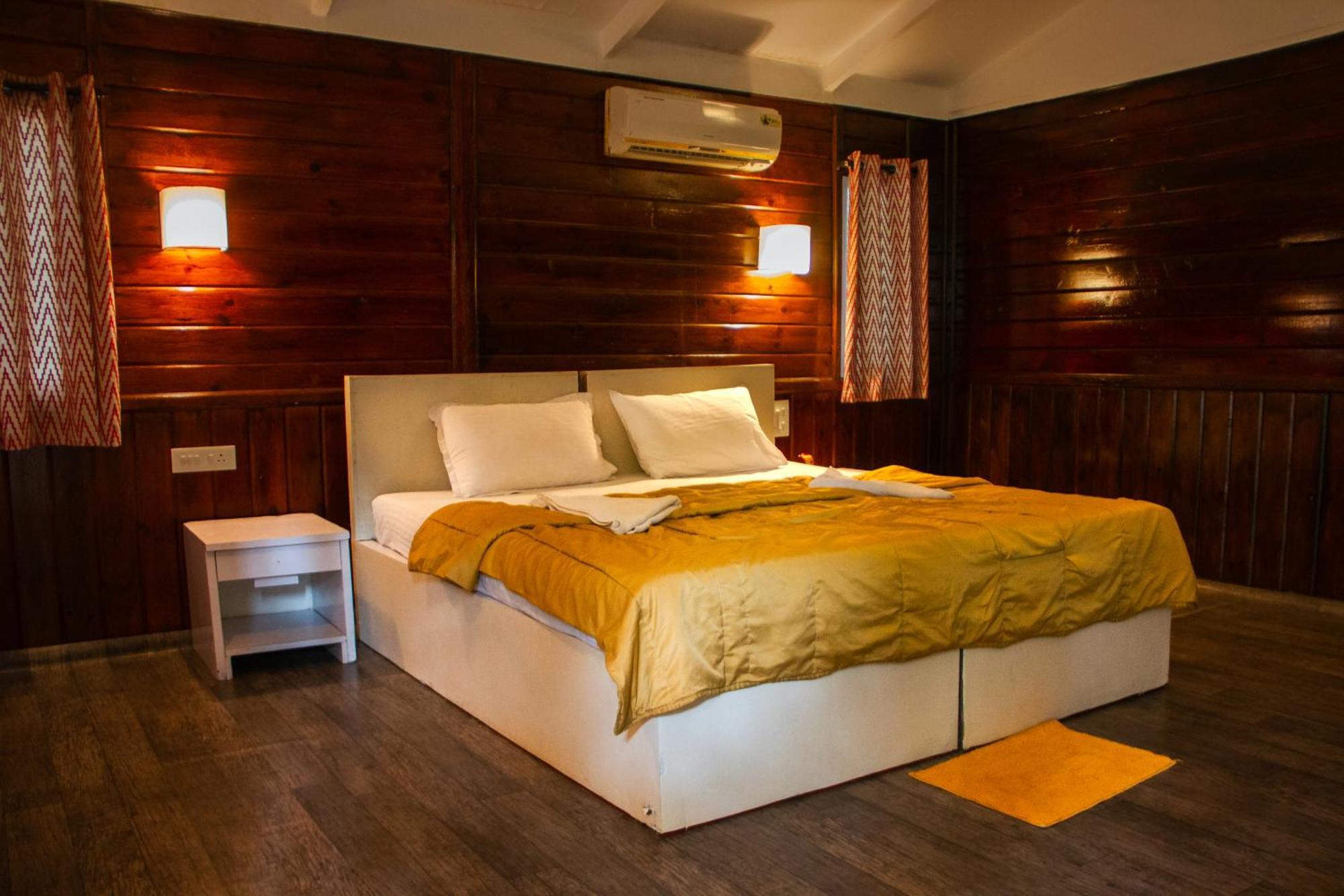 Hotel Cuba Patnem à Patnem Beach Extérieur photo
